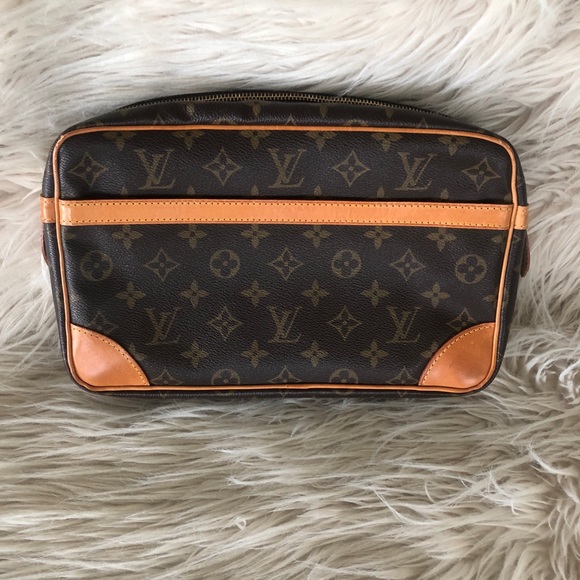 Louis Vuitton clutch - Picture 1 of 12